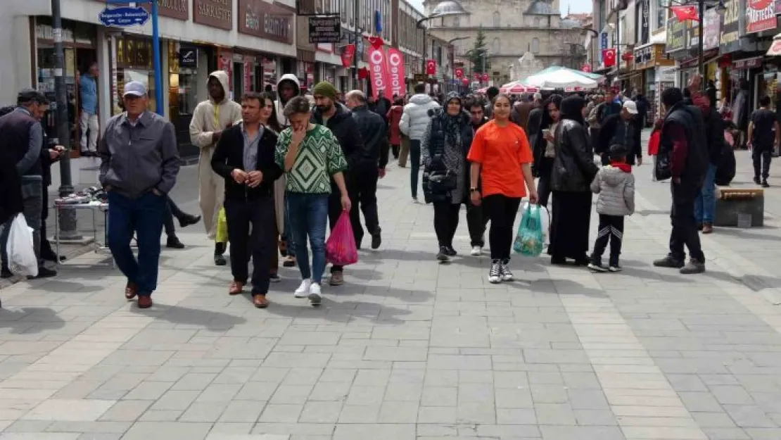 Yozgat'ta çarşı ve pazarda bayram yoğunluğu yaşanıyor