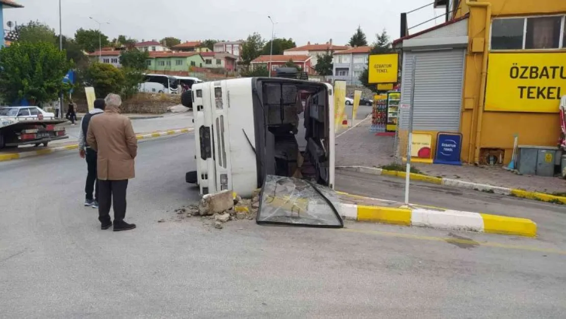 Yozgat'ta işçileri taşıyan otobüs devrildi: 6 yaralı