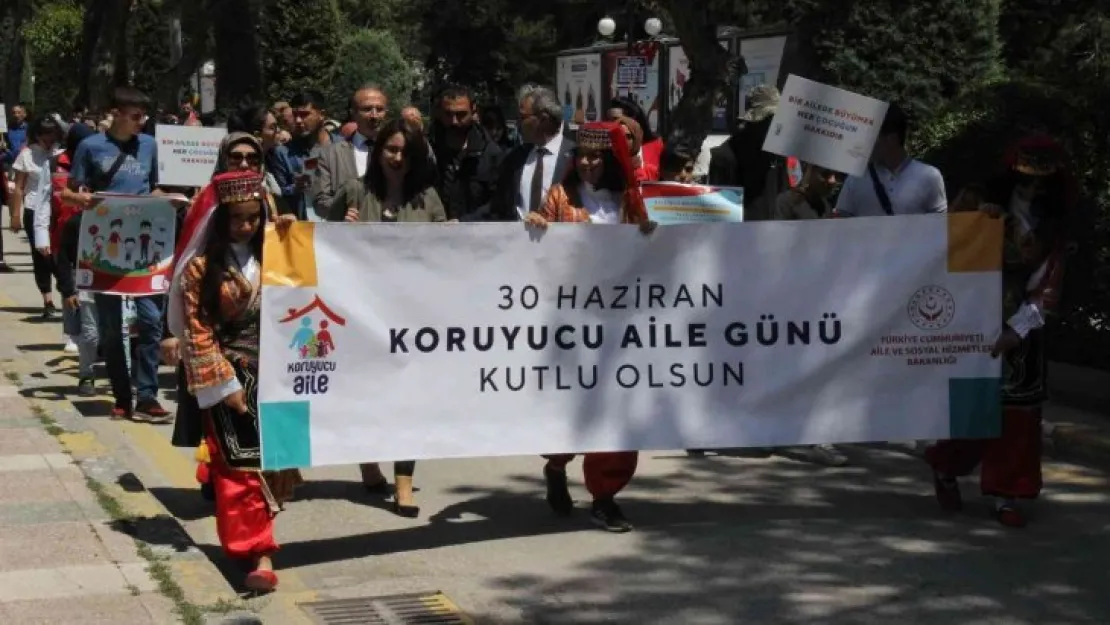 Yozgat'ta koruyucu aile farkındalık yürüyüşü gerçekleştirildi