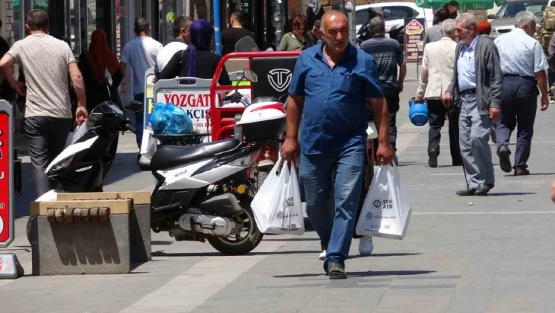 Yozgat'ta Kurban Bayramı öncesi alışveriş yoğunluğu yaşanıyor