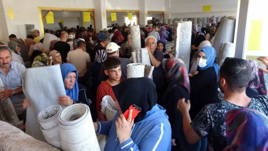 Yozgat'ta ucuz halı satışı yoğunluğa neden oldu