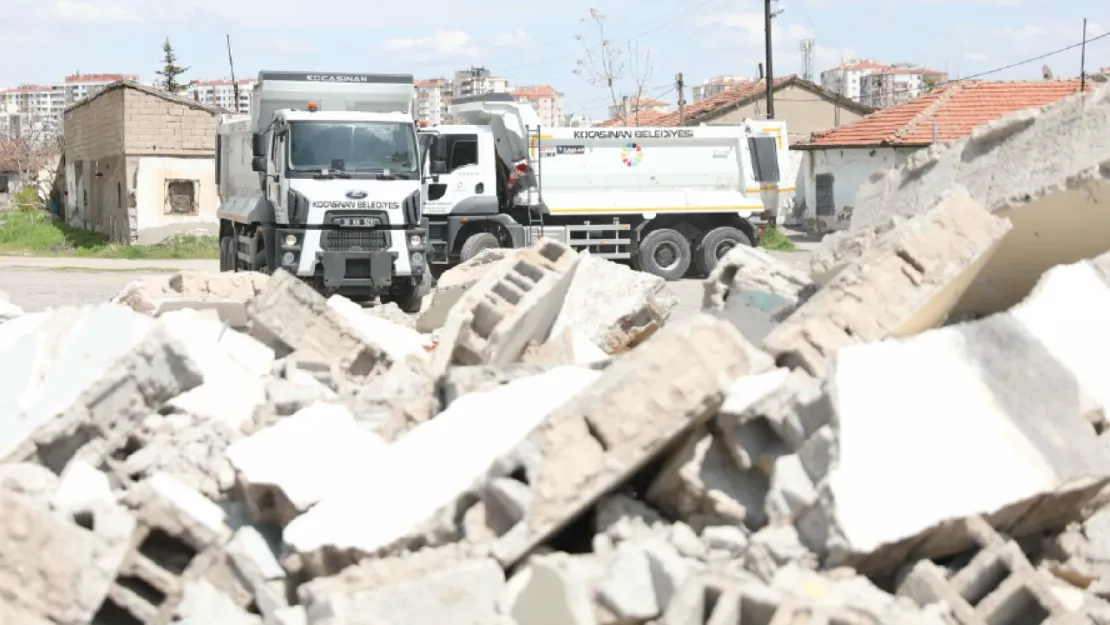 Yunus Emre'de Gecekondular sabırla dönüşüyor