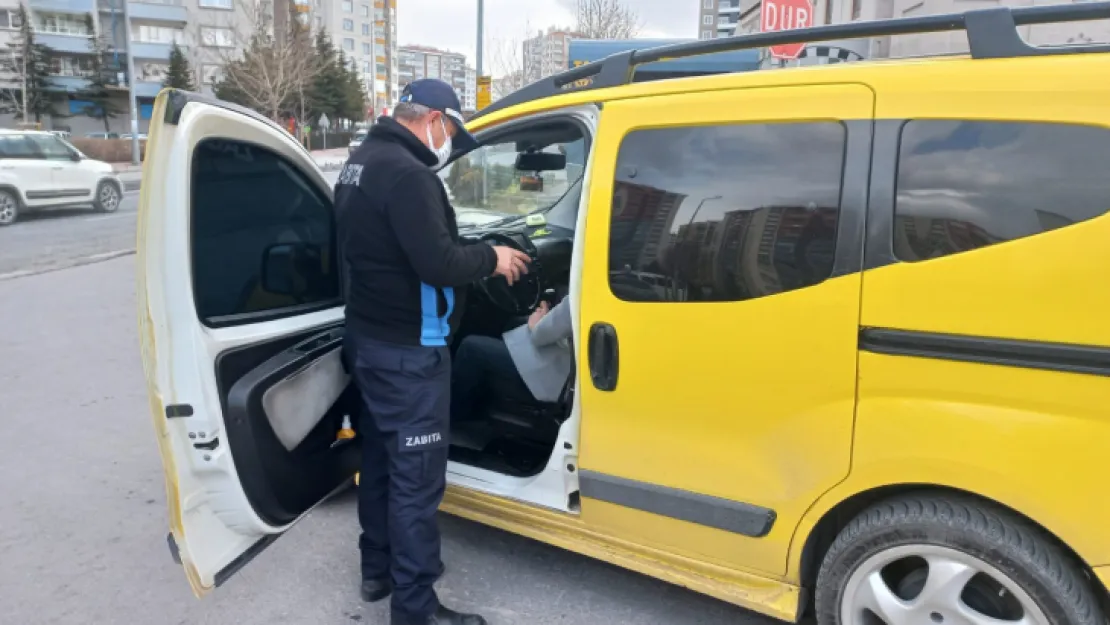 Zabıta, öğrenci ve personel servis araçları ile taksileri denetledi