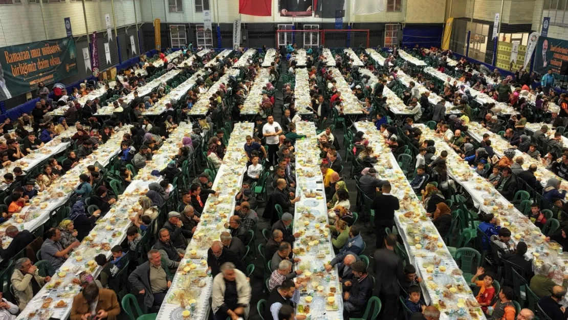 Ziya Gökalp'te 2500 kişilik iftar