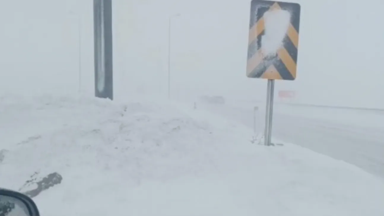 108 mahalle yolu ulaşıma kapandı