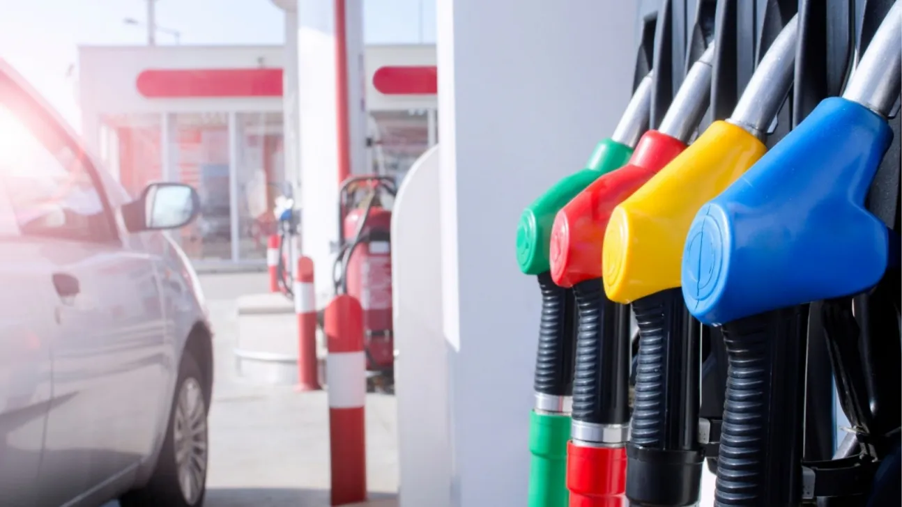 Akaryakıtın saati saatini tutmuyor: Dün zam bugün indirim