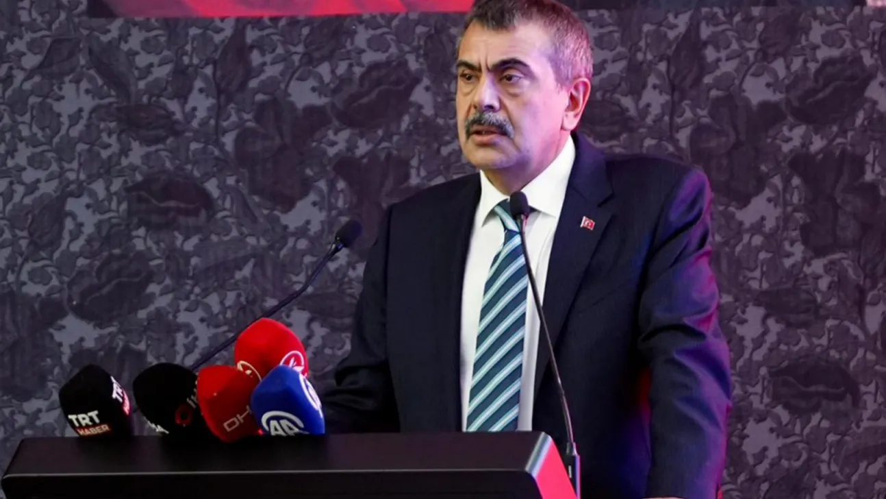 Bakan Tekin açıkladı: Okullarda ara tatil kalkabilir