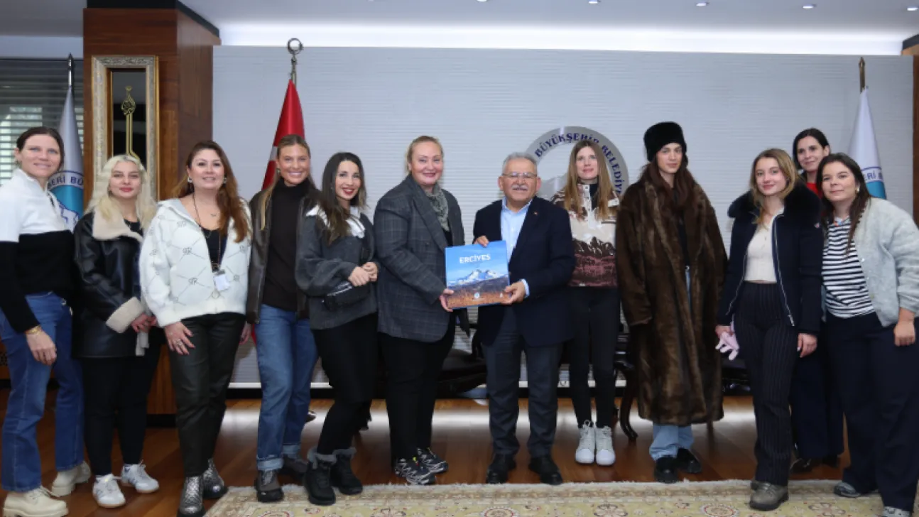 Başkan Büyükkılıç, Paris'ten gelen ziyaretçilere Kayseri'yi Tanıttı
