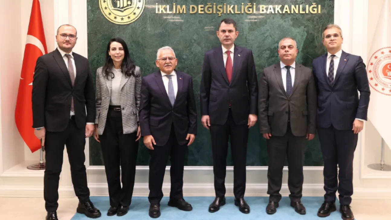 Başkan Büyükkılıç'tan Bakan Kurum'a ziyaret