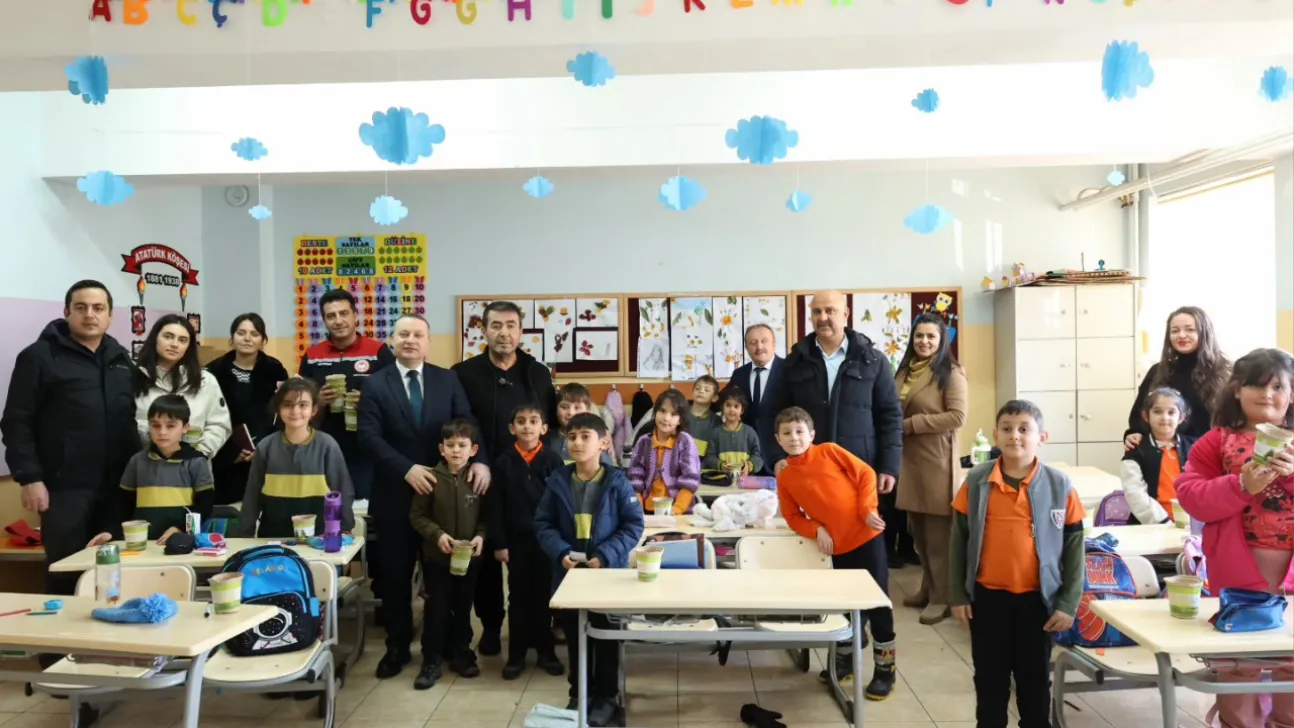 Bünyan'da öğrencilere karaçam tohumu dağıtıldı