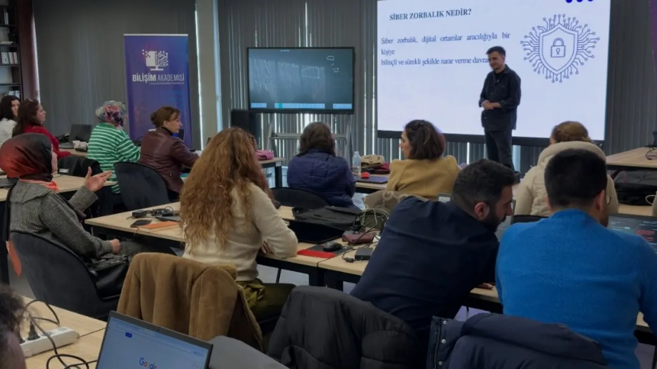 Kayseri'de Öğretmenlere Siber Güvenlik Eğitimi