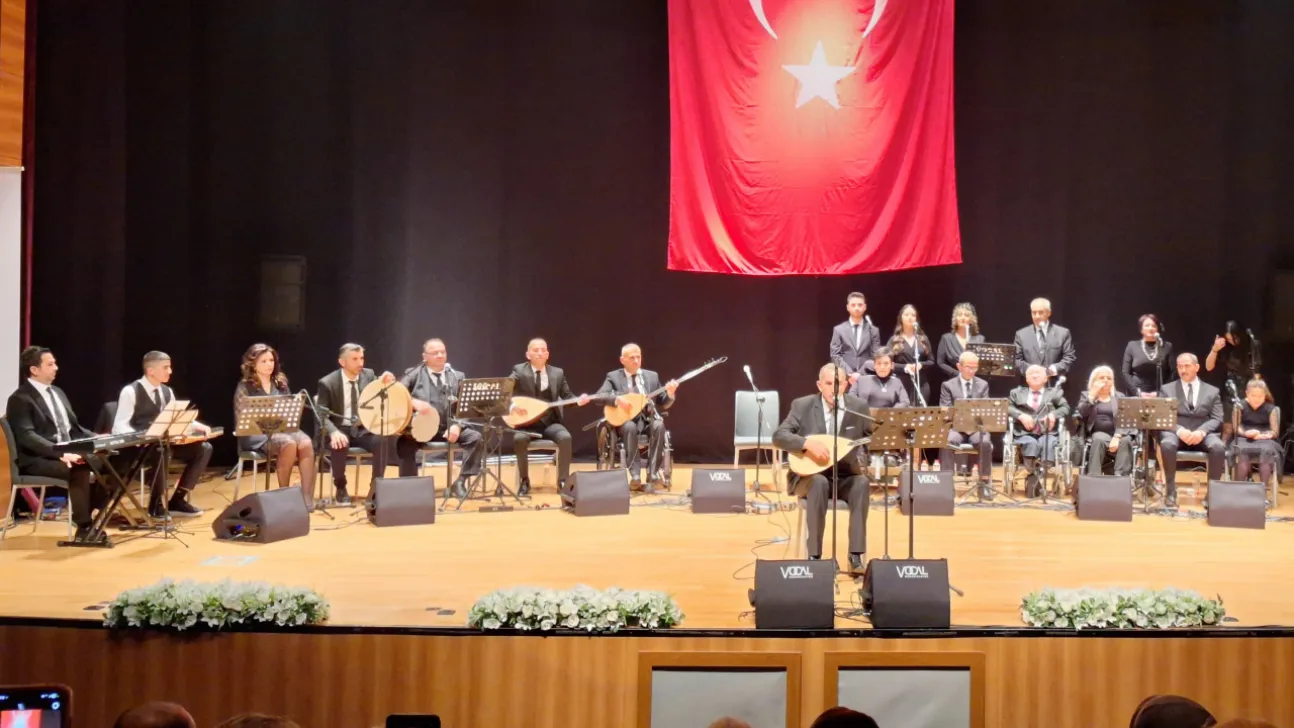 Kızılay Engelsiz Teşkilatı Müzik Korosundan halk konseri