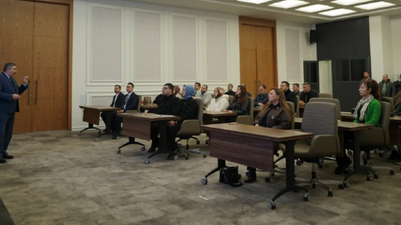 Melikgazi Sosyal tesis Sorumlularına 'Adab-ı Muaşeret' Eğitimi