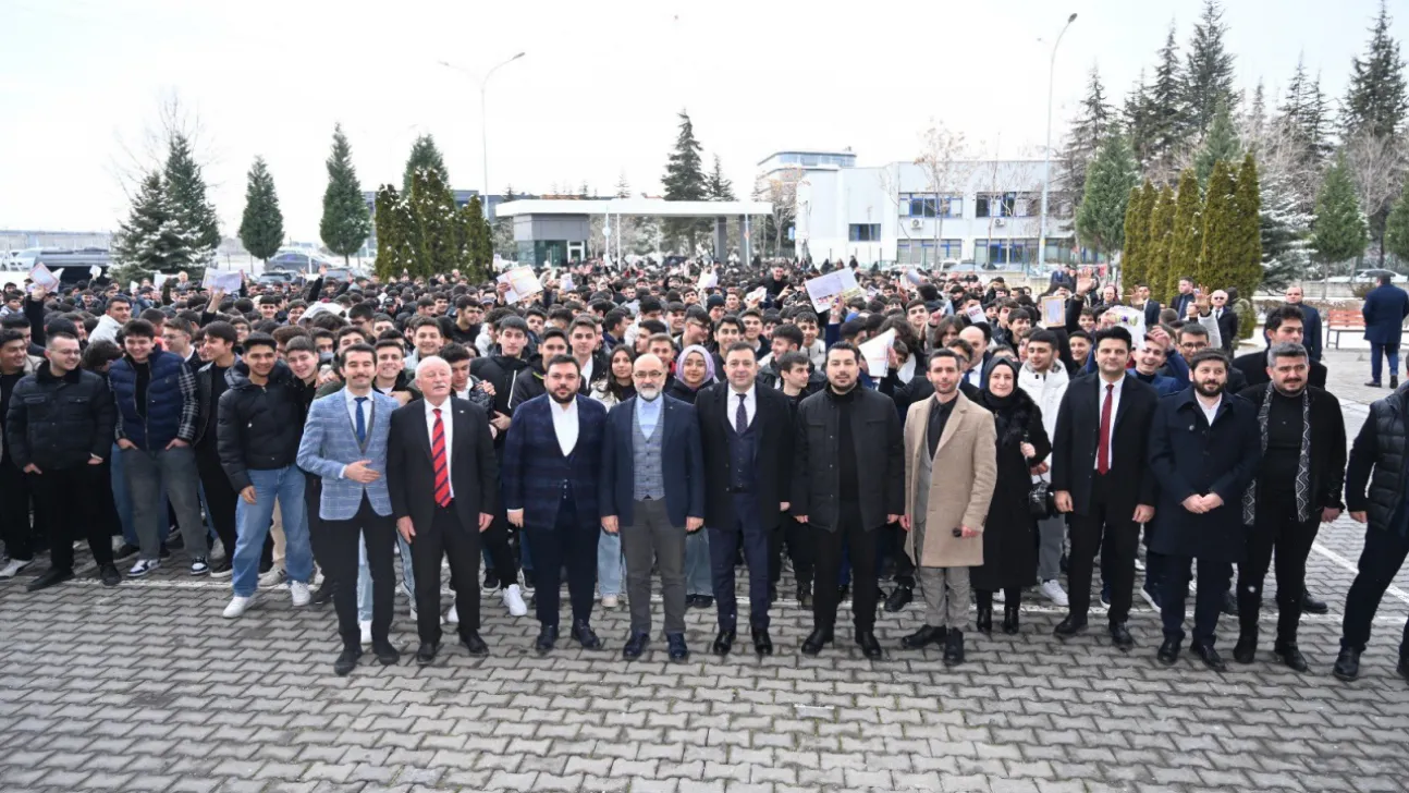 Milletvekili Cıngı, OSB Teknik Kolej'de Karne Heyecanına Ortak oldu
