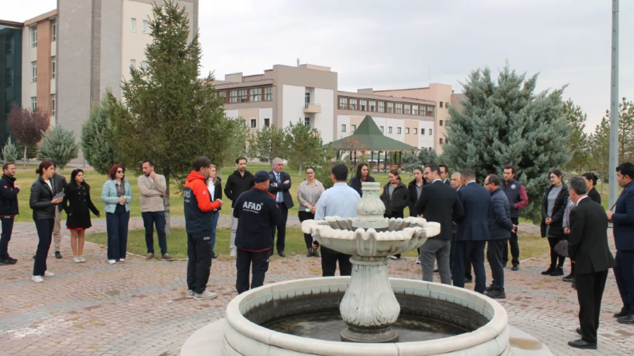 NNY Üniverstesi'nde deprem ve Yangın Tahliye Tatbikatı