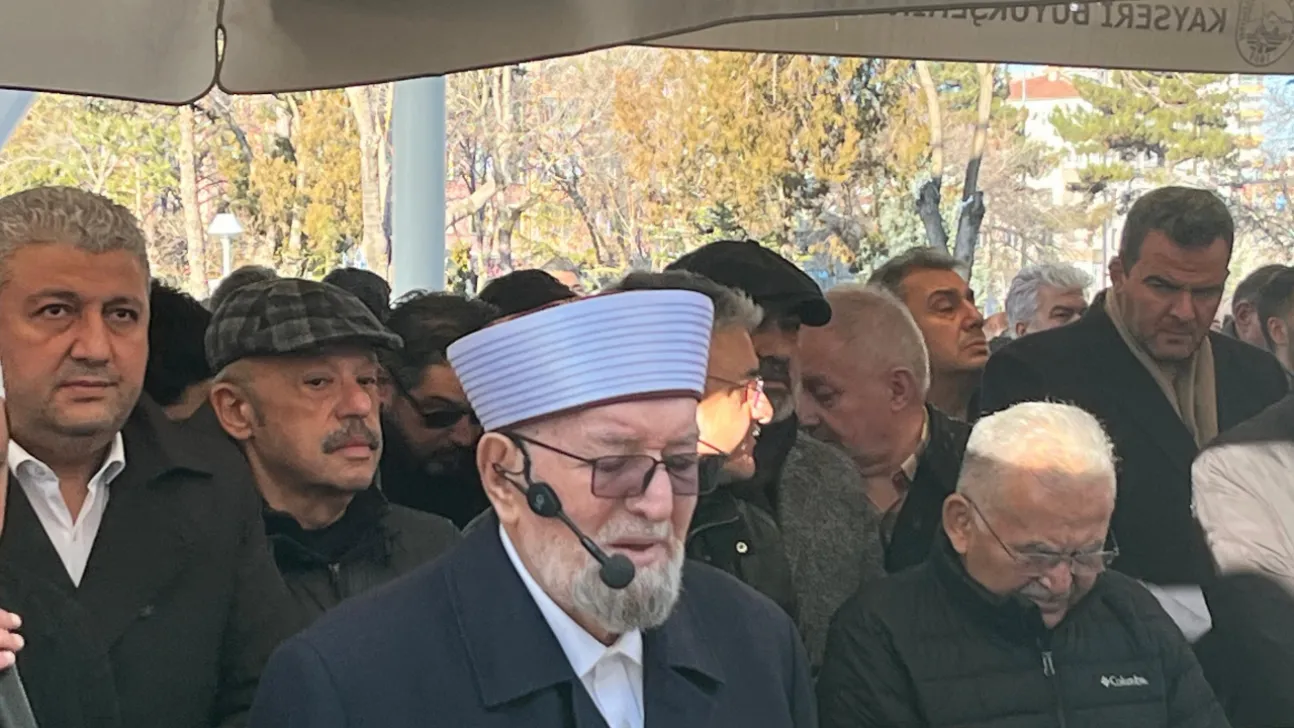 Nursaçan Hoca hanımını Dar-ı Bekâ'ya uğurladı