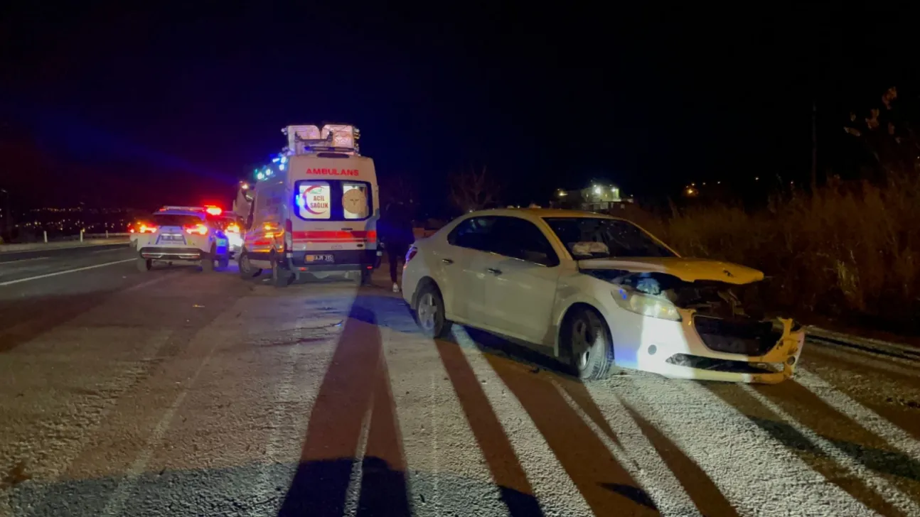 Peş peşe yaşanan 2 trafik kazasında 1'i jandarma 7 kişi yaralandı.
