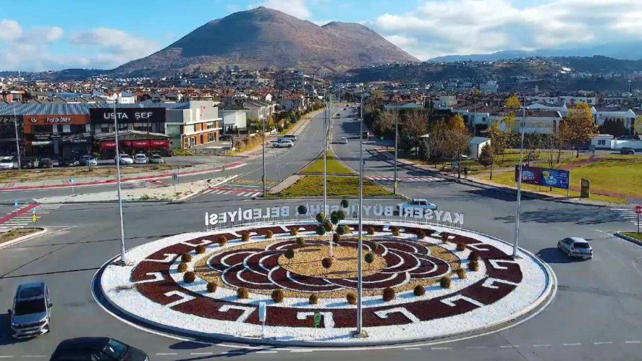 Şehrin kavşaklarına estetik dokunuş