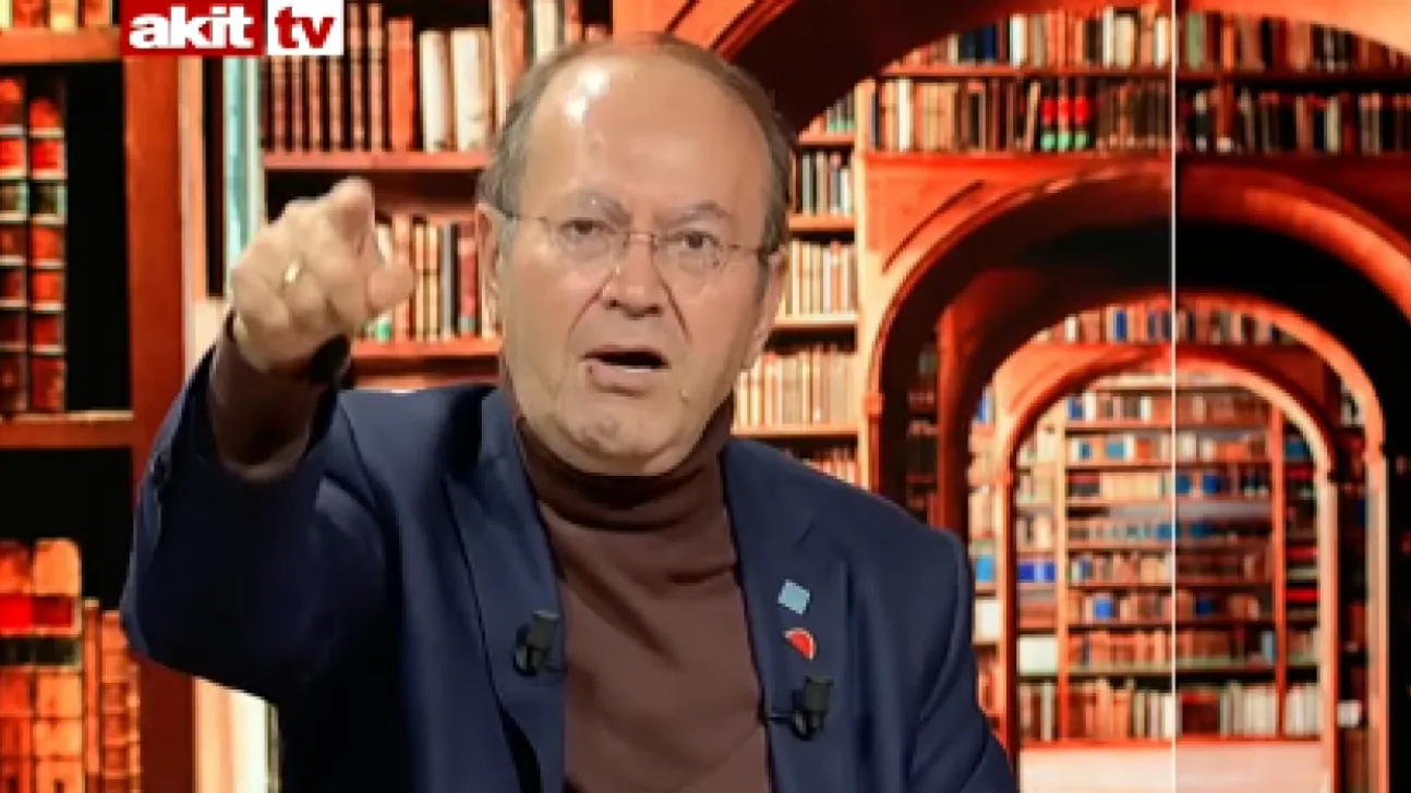 Yusuf Kaplan'dan Kayseri Lisesi'ni 'Müze'ye çevirenlere Sert Eleştiri: 'Yuh Olsun!'