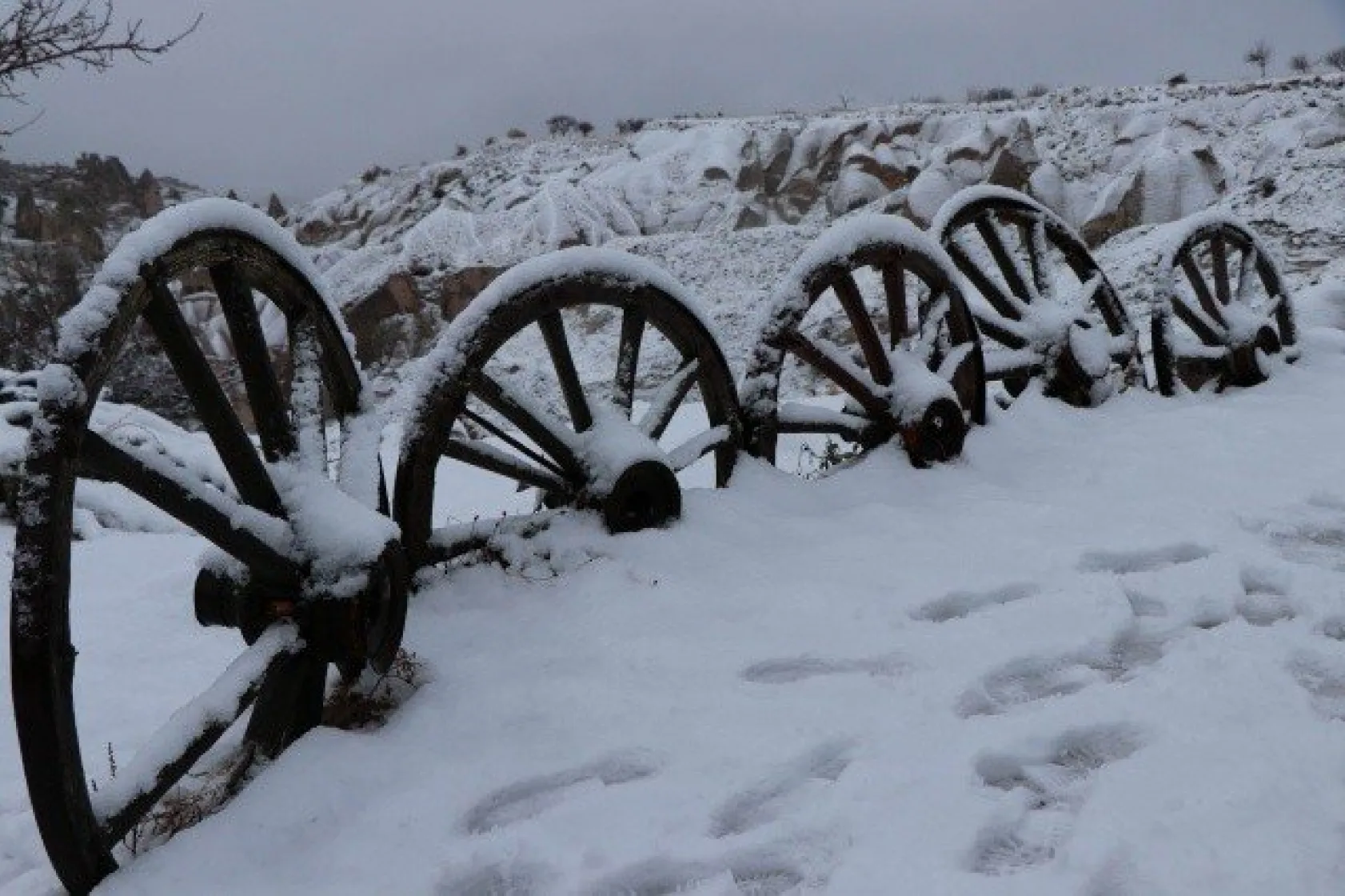 Kapadokya'da Kar Kartpostallık Görüntüler Ortaya Çıkardı
