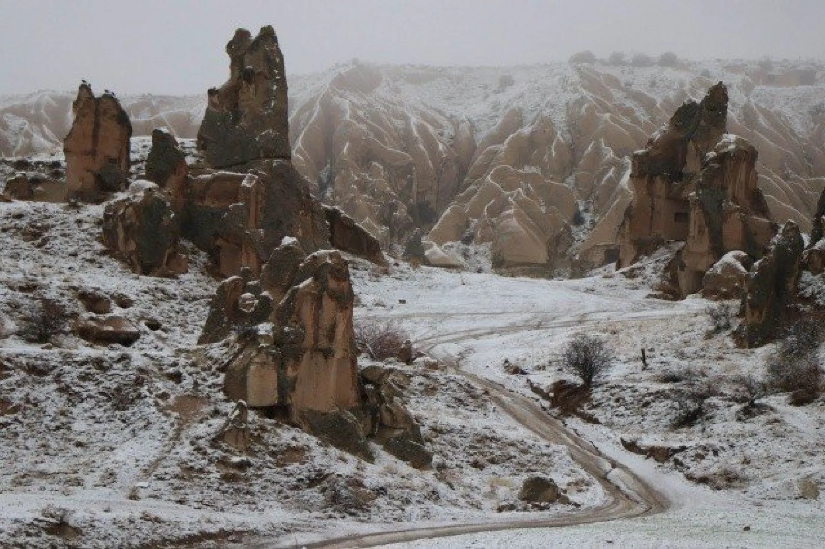 Kapadokya'da Kar Kartpostallık Görüntüler Ortaya Çıkardı