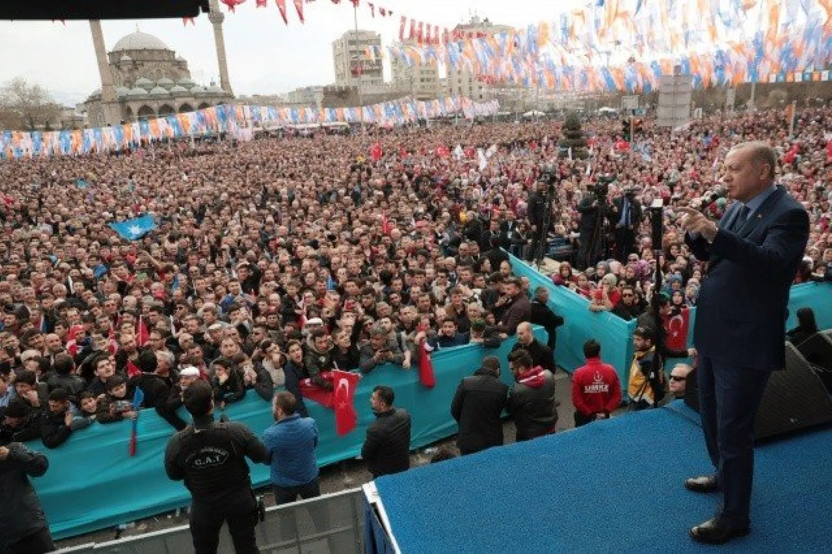Erdoğan, Özhaseki İçin Kayseri'den Oy İstedi