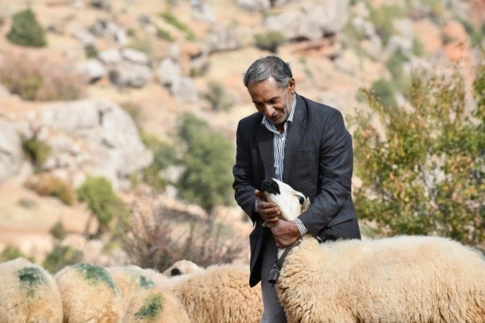 Tüm zorluklara rağmen sanattan vazgeçmediler