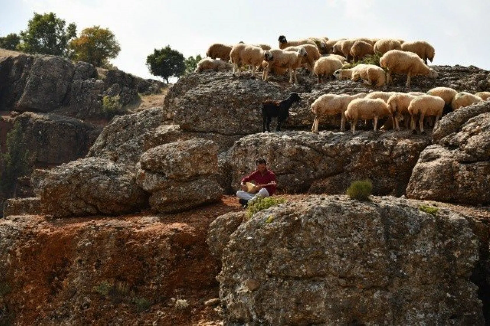 Tüm zorluklara rağmen sanattan vazgeçmediler