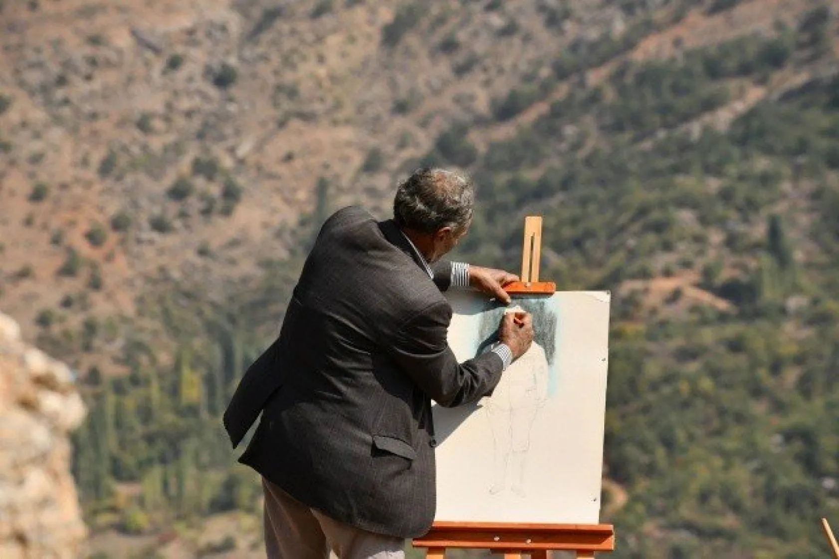 Tüm zorluklara rağmen sanattan vazgeçmediler