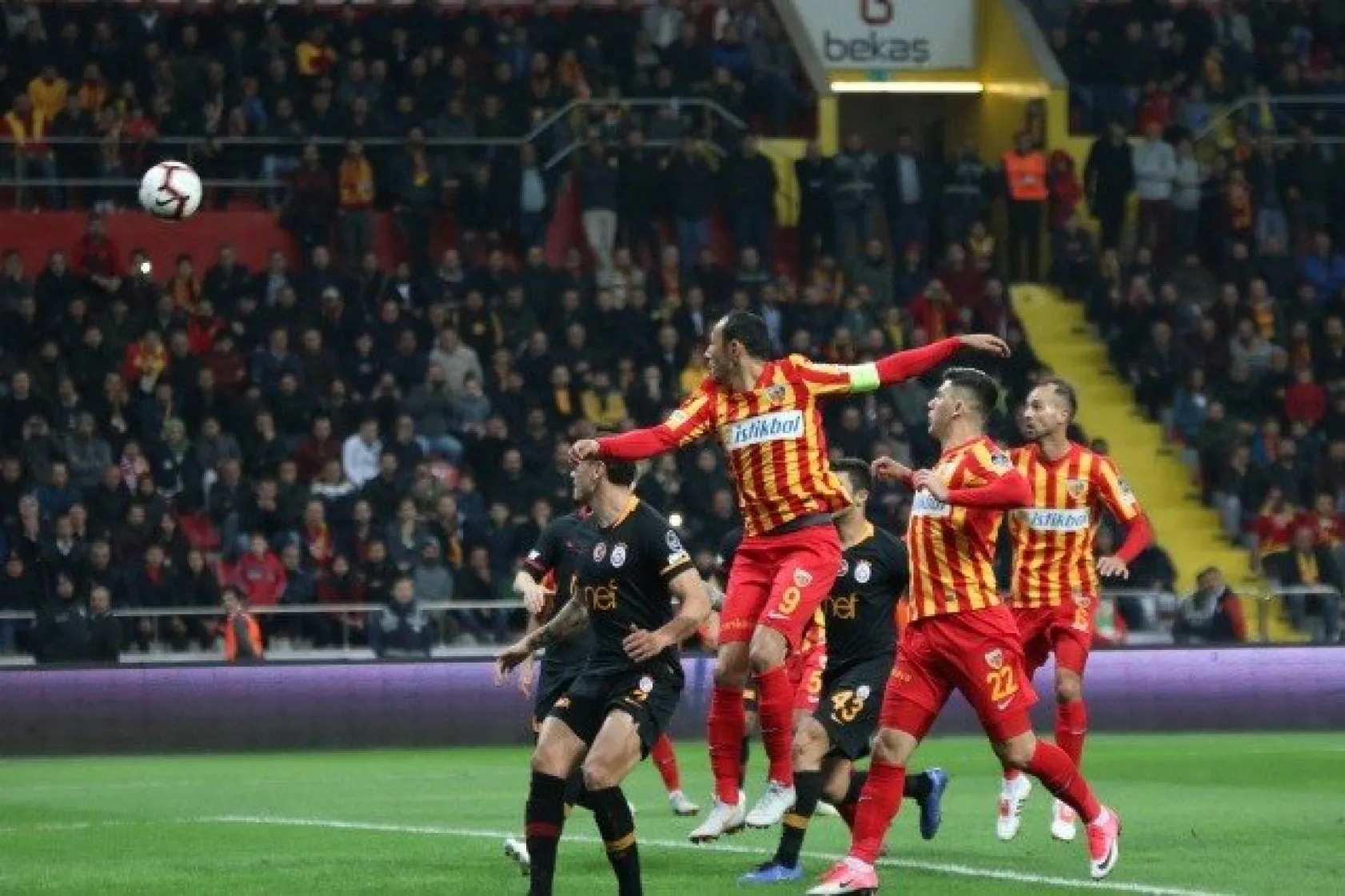 Galatasaray Sahadan Galip Ayrıldı