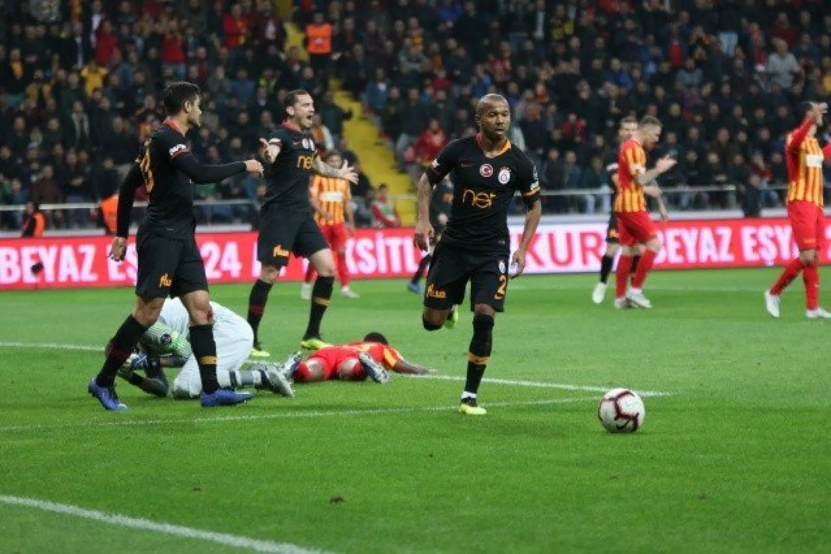 Galatasaray Sahadan Galip Ayrıldı