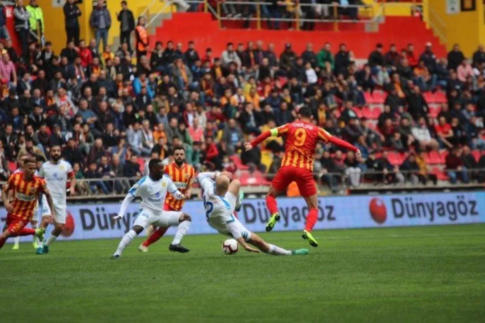Kayserispor Sahadan Mağlup Ayrıldı