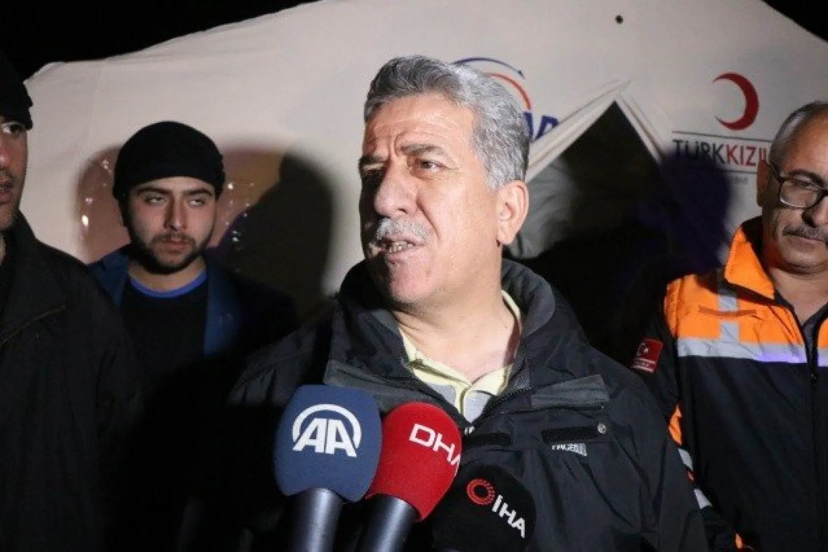 Çadırları Sular Altında Kalan Vatandaşlara AFAD Ve Kızılay Yetişti