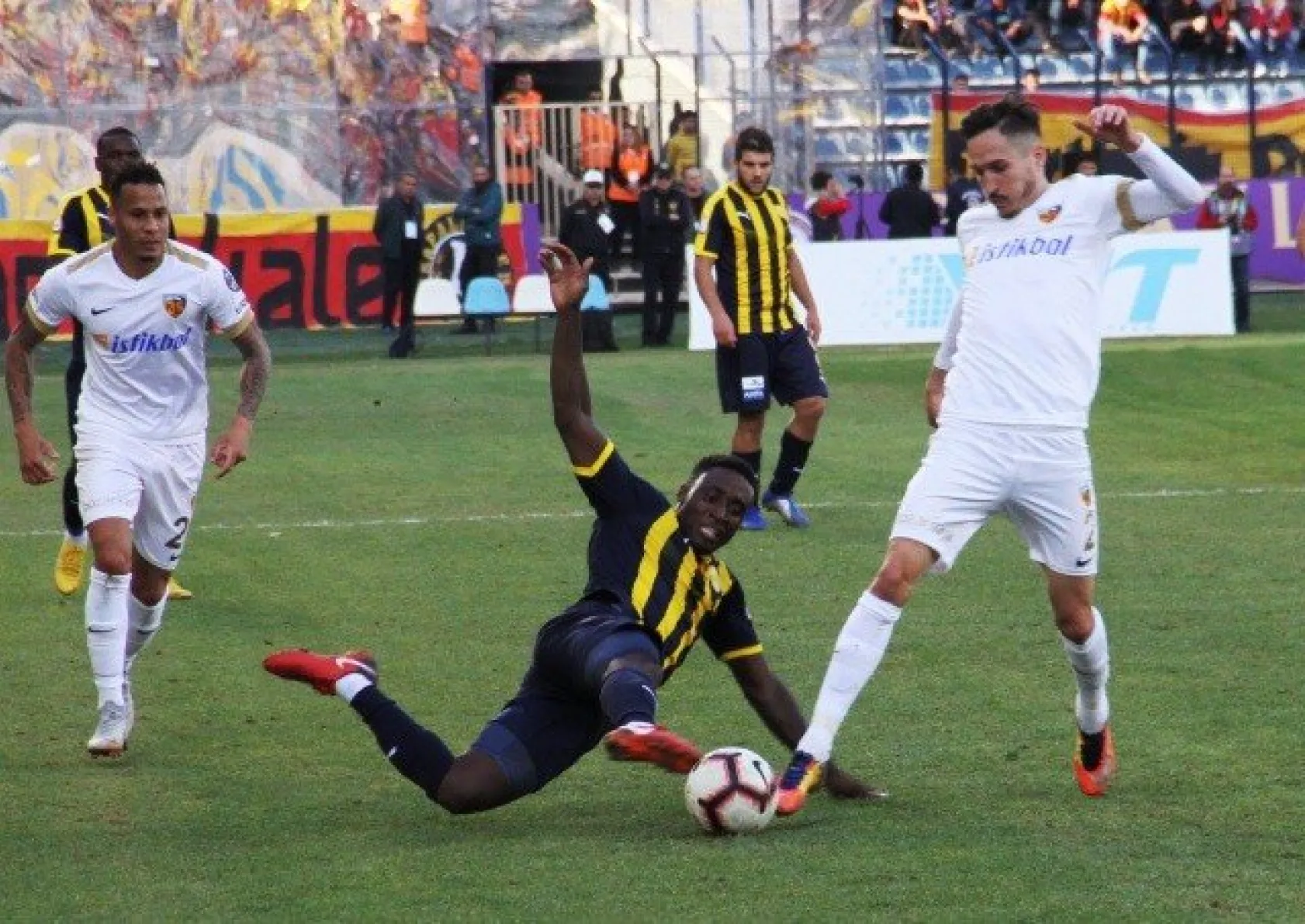 Kayserispor Sahadan Mağlup Ayrıldı