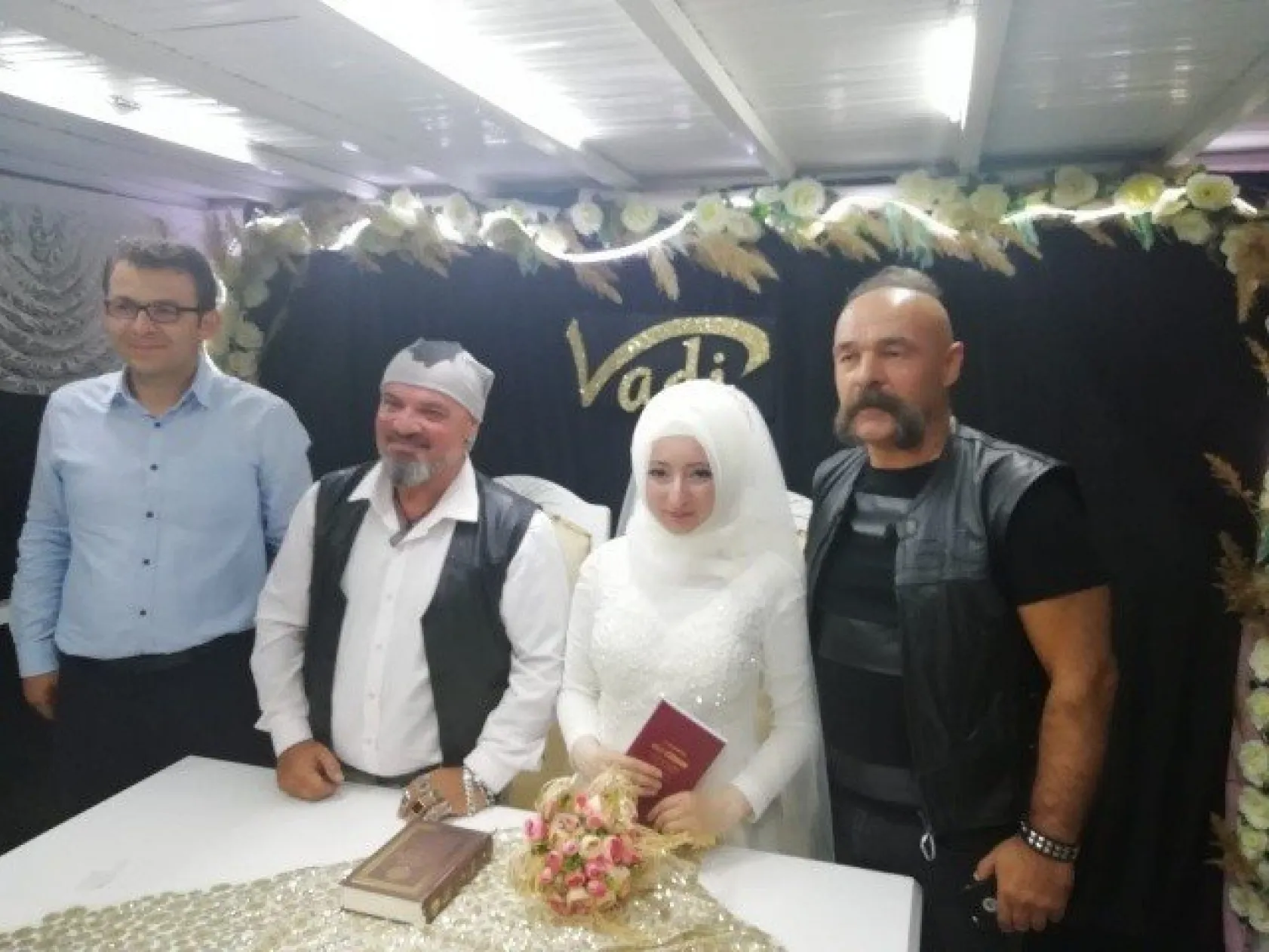 100 motorla düğün konvoyu