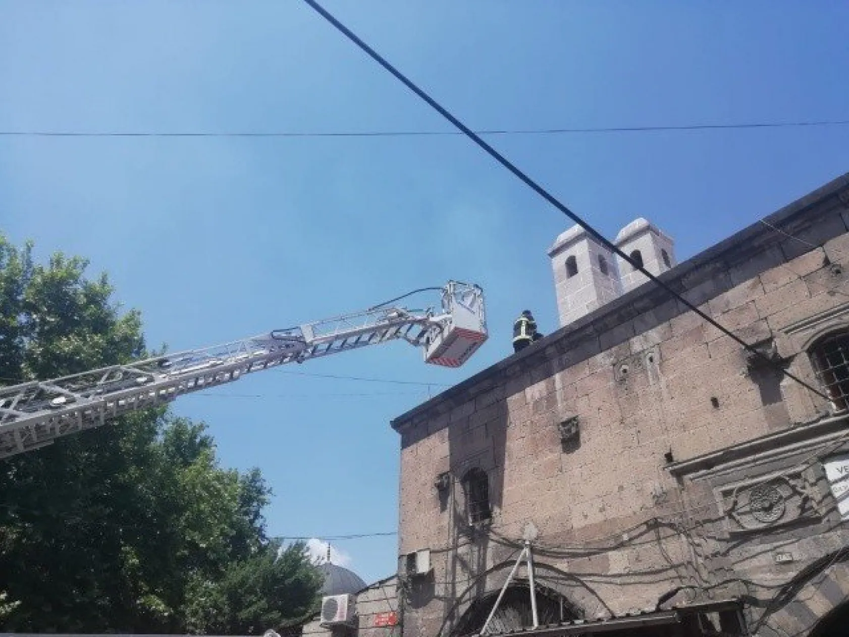 Tarihi Vezir Hanı'nda korkutan yangın