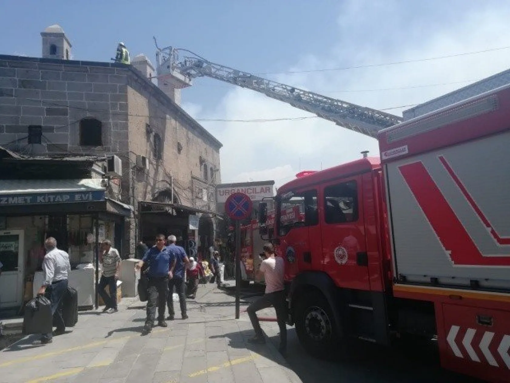 Tarihi Vezir Hanı'nda korkutan yangın