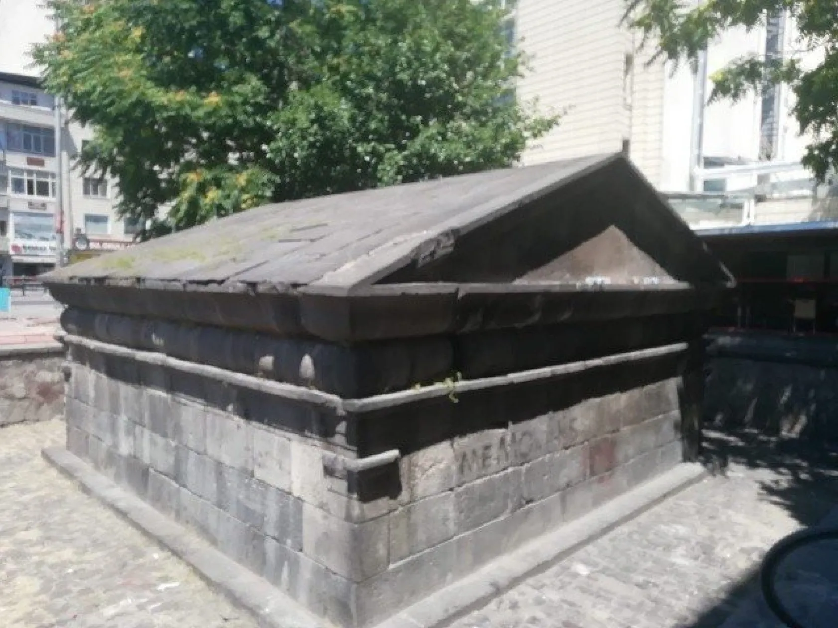 Kayseri'de tarihe büyük saygısızlık