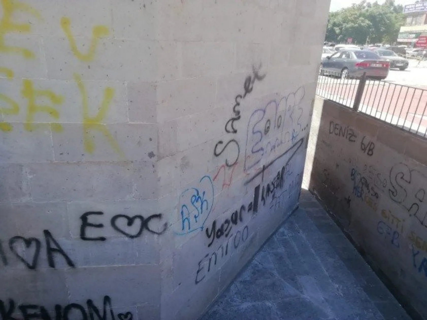 Kayseri'de tarihe büyük saygısızlık