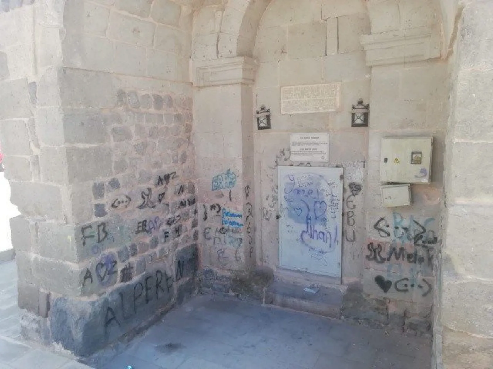 Kayseri'de tarihe büyük saygısızlık