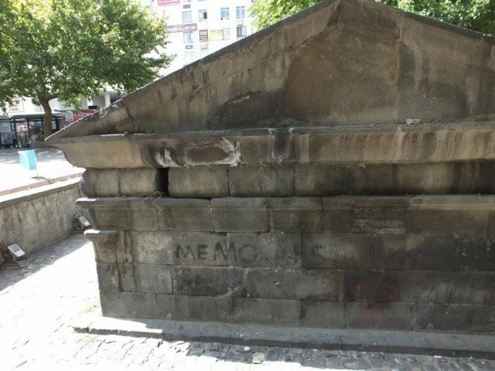 'Diyarbakırlı yüreği yanık annelerin yanındayız'