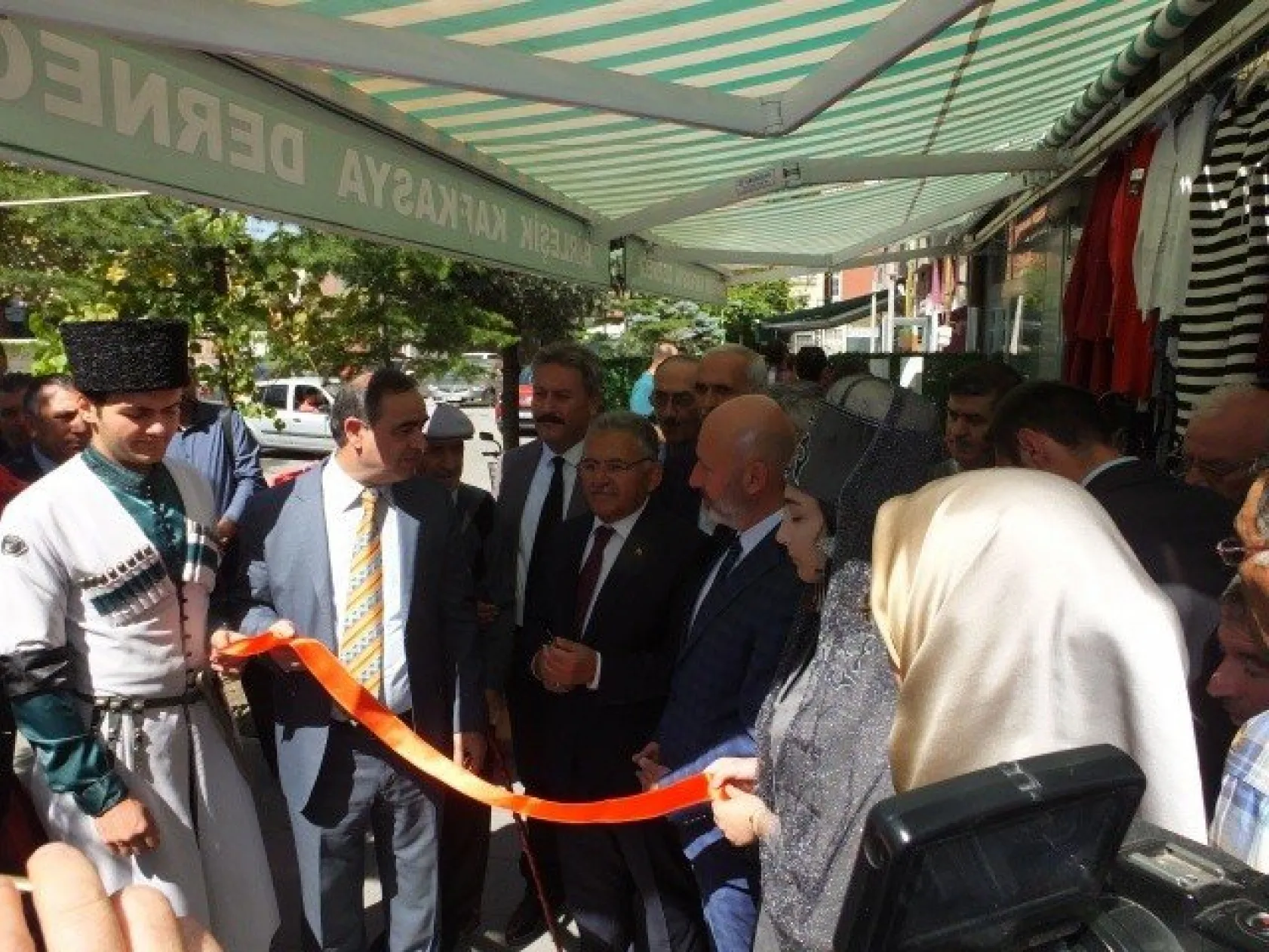 Başkanların katılımıyla kermes açılışı yapıldı