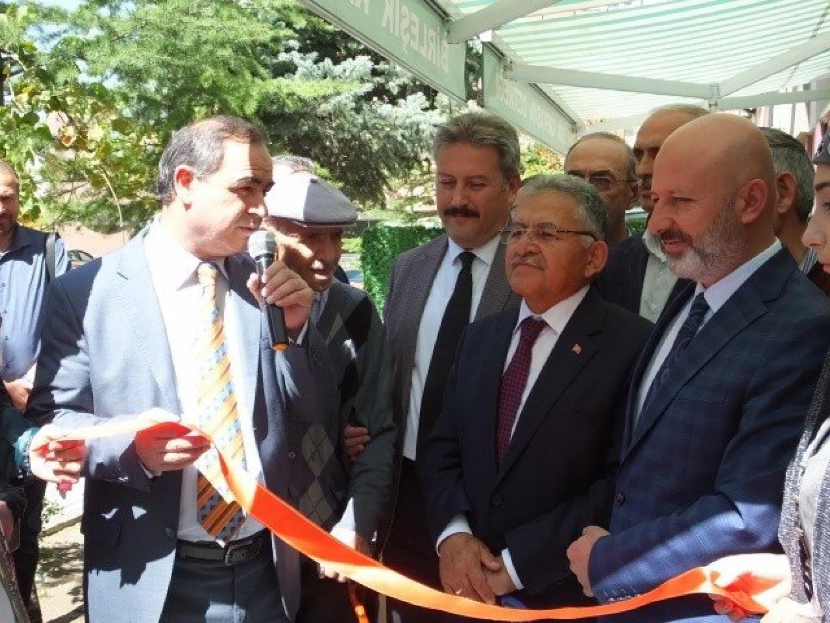 Başkanların katılımıyla kermes açılışı yapıldı