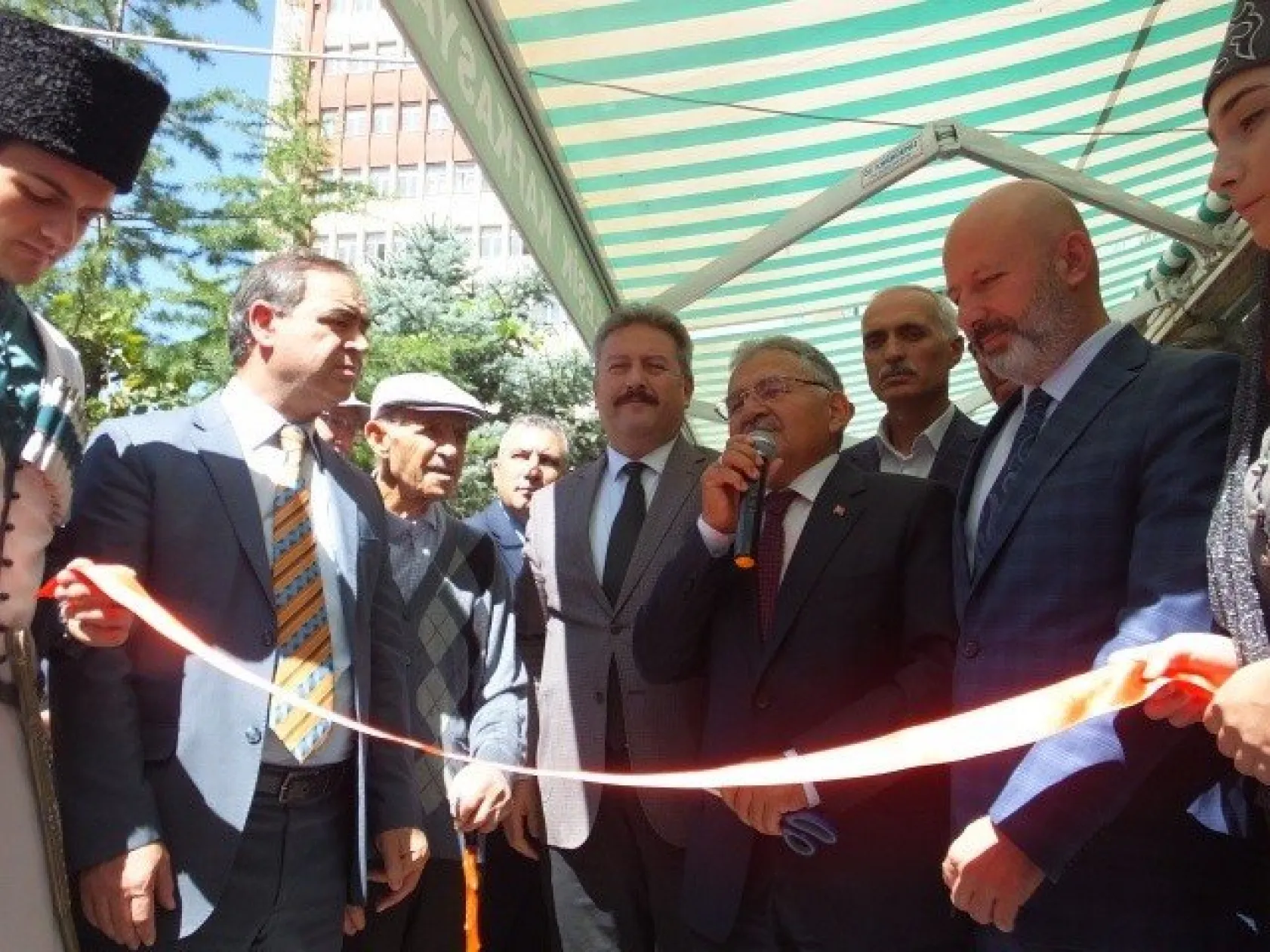 Başkanların katılımıyla kermes açılışı yapıldı