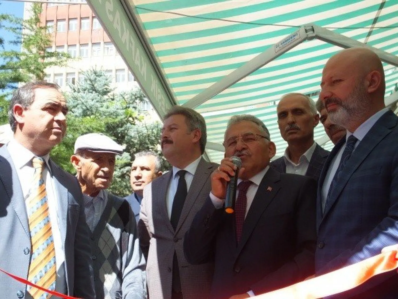 Başkanların katılımıyla kermes açılışı yapıldı