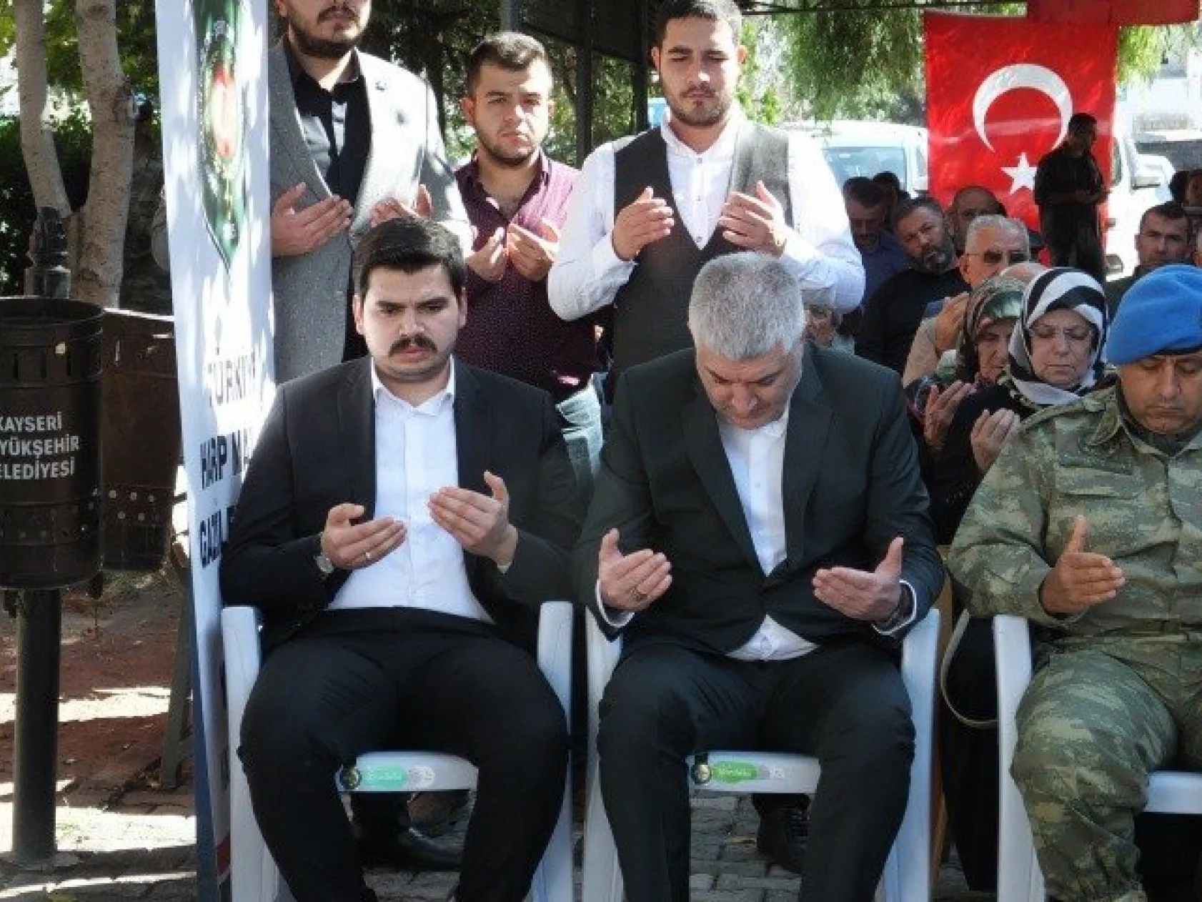 Mehmetçiğe dualarla destek