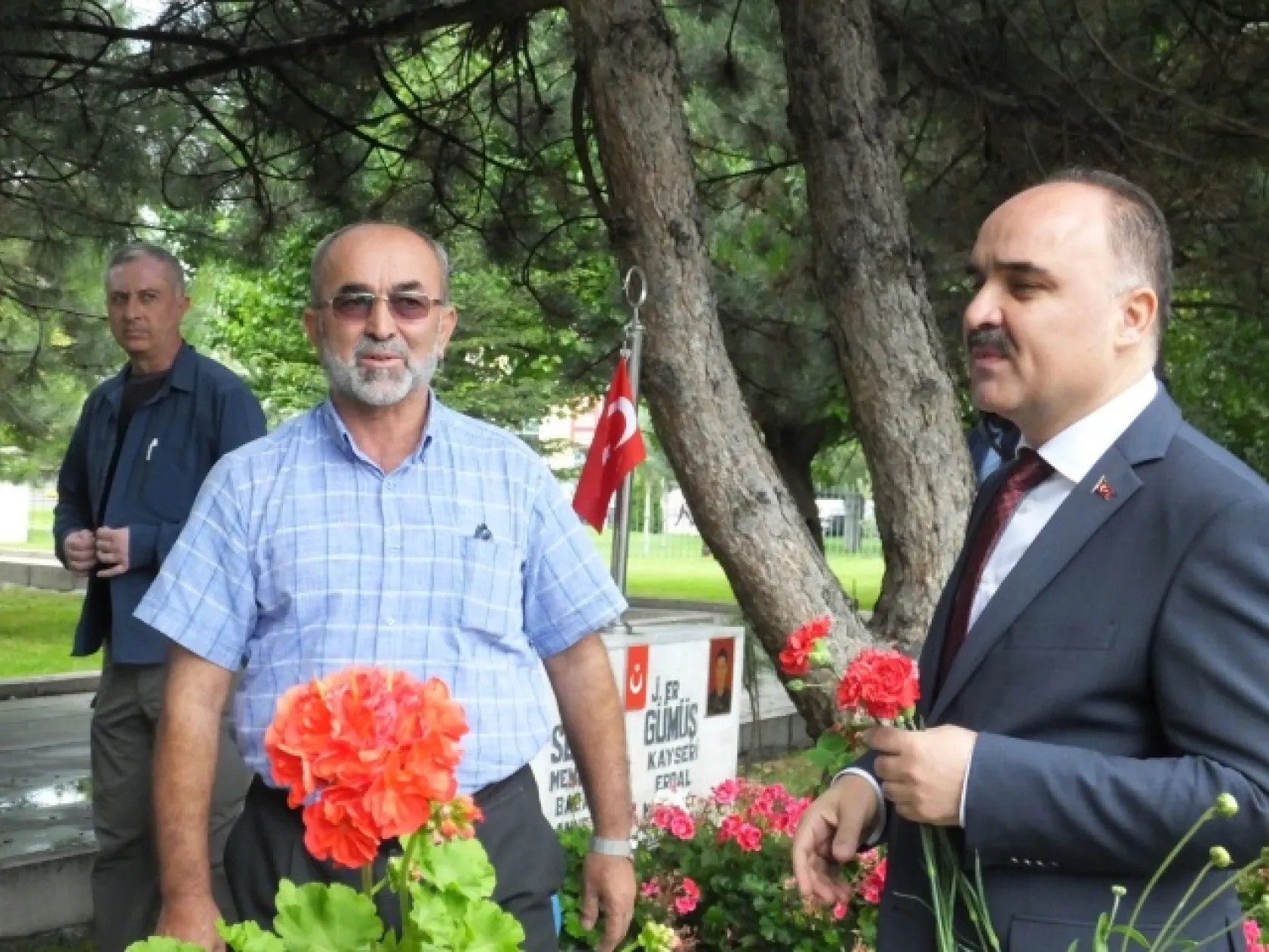 Etkinlikler Kartal Şehitliği'nde başladı