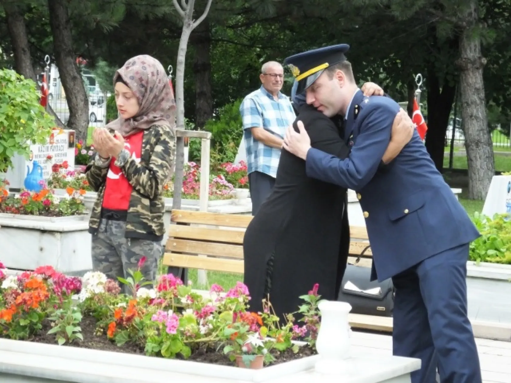 Etkinlikler Kartal Şehitliği'nde başladı