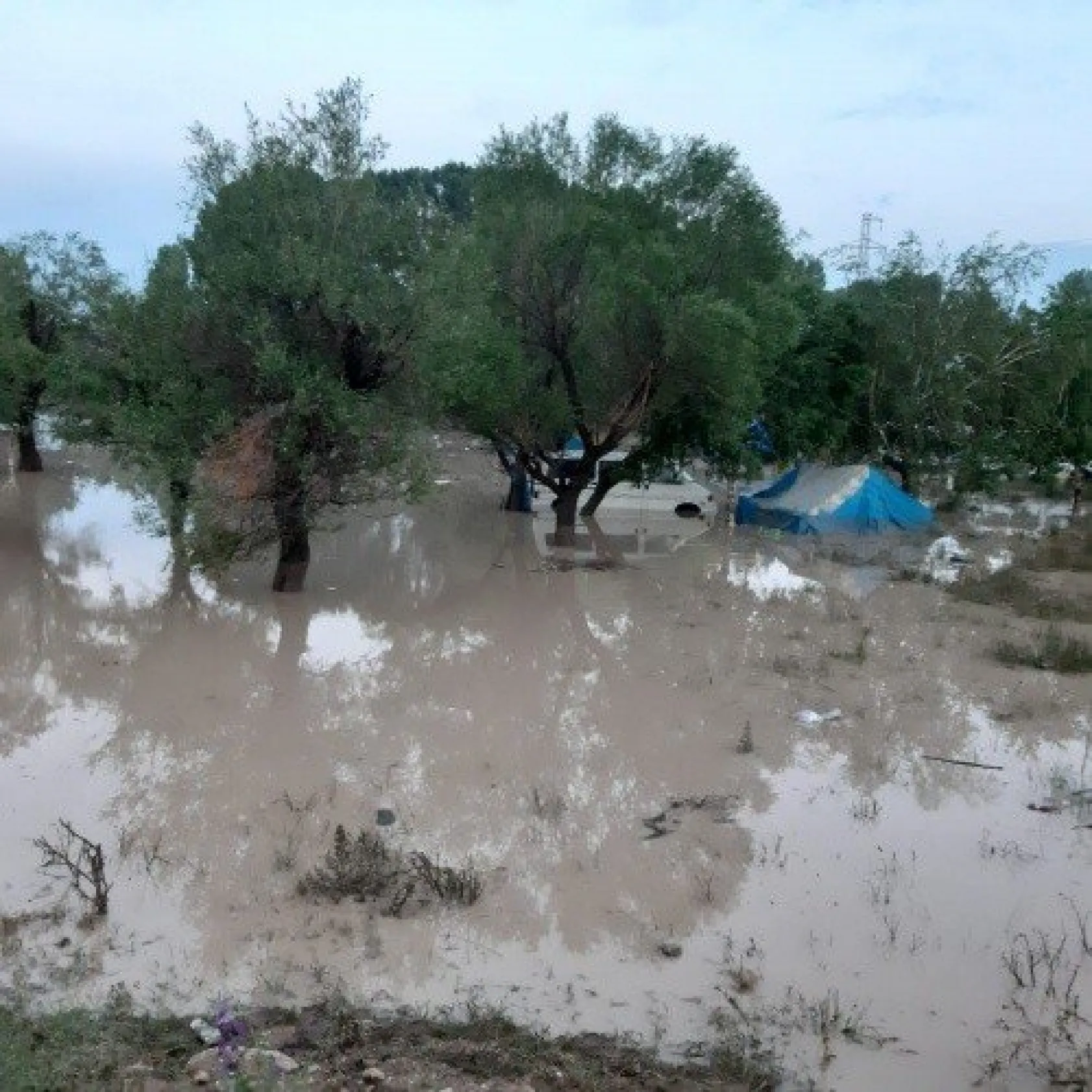 Çadırları Sular Altında Kalan Vatandaşlara AFAD Ve Kızılay Yetişti