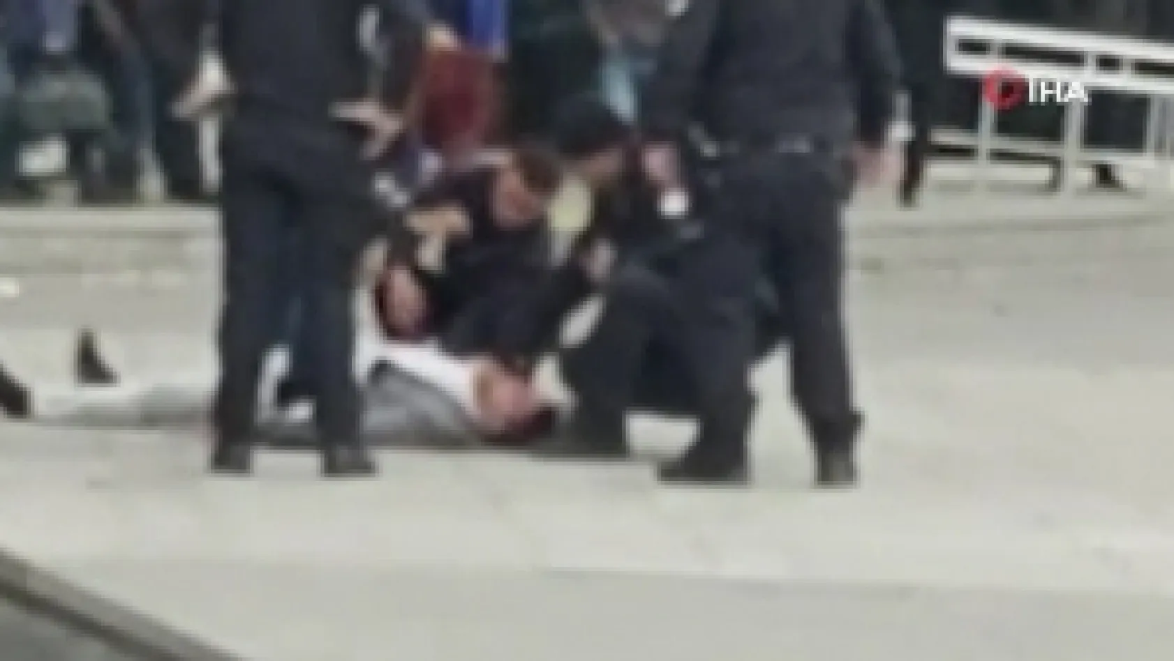 Kayseri adliyesi önünde bir kişi silahla vuruldu